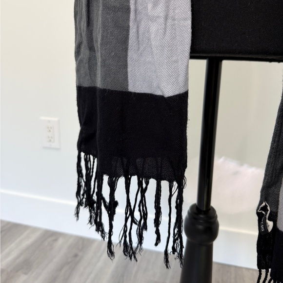 Apt.9 Neutral Women's Scarf - Picture 2 of 4
